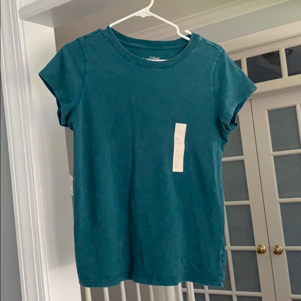 Universal Thread crew neck tee